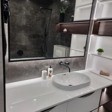 Leogrand Vip On Oleny Stepanivny 6a